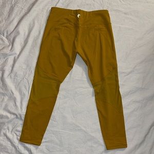 Zyia Active size 12 capri mustard gold yellow
